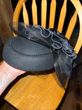 Vintage 60’s Sonni Wool Elegant Black Women’s Fascinator Hat with Floral Netting